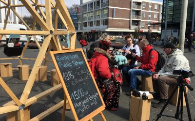 Den Haag spricht innerhalb und außerhalb der Kuppel