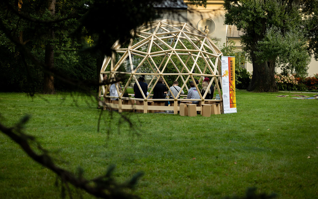 Exciting discussions and an open-air cinema in the Royal Gardens of Warsaw